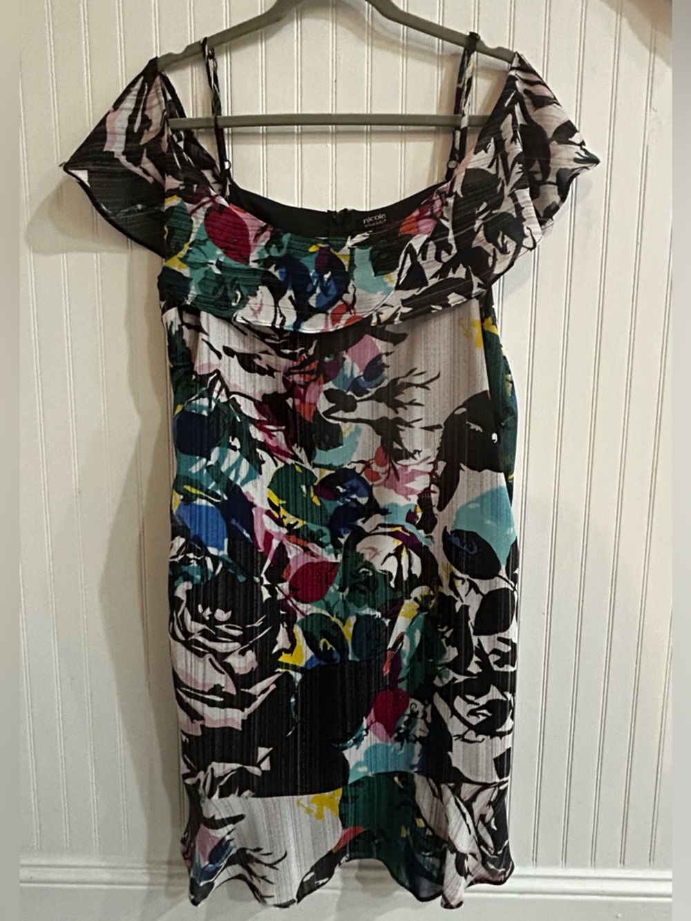 Nicole Miller Off Shoulder Dress Size 14 L 22” PTP Ruffle Abstract